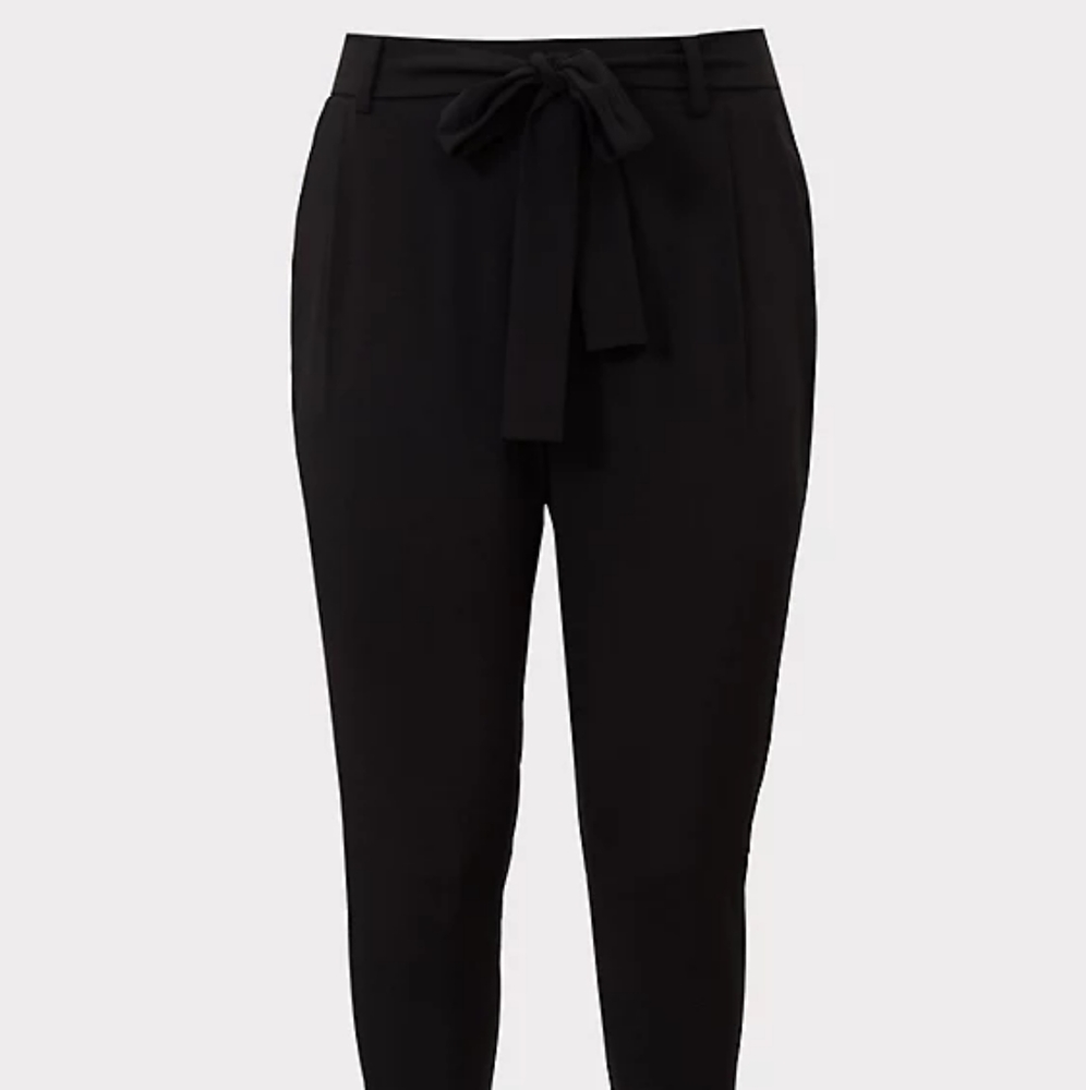 Black crepe self tie tapered pant